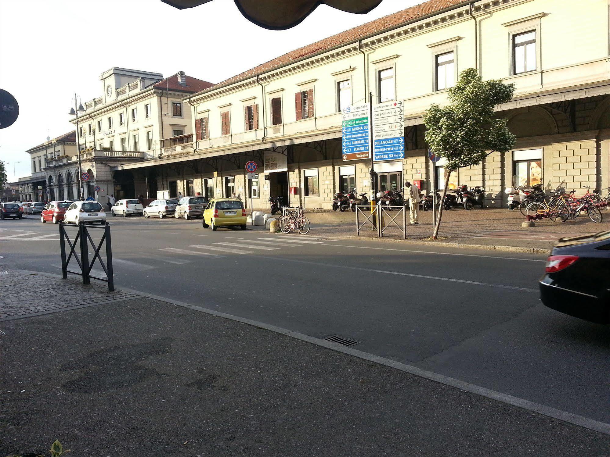 Hotel Stazione Novara Exterior foto