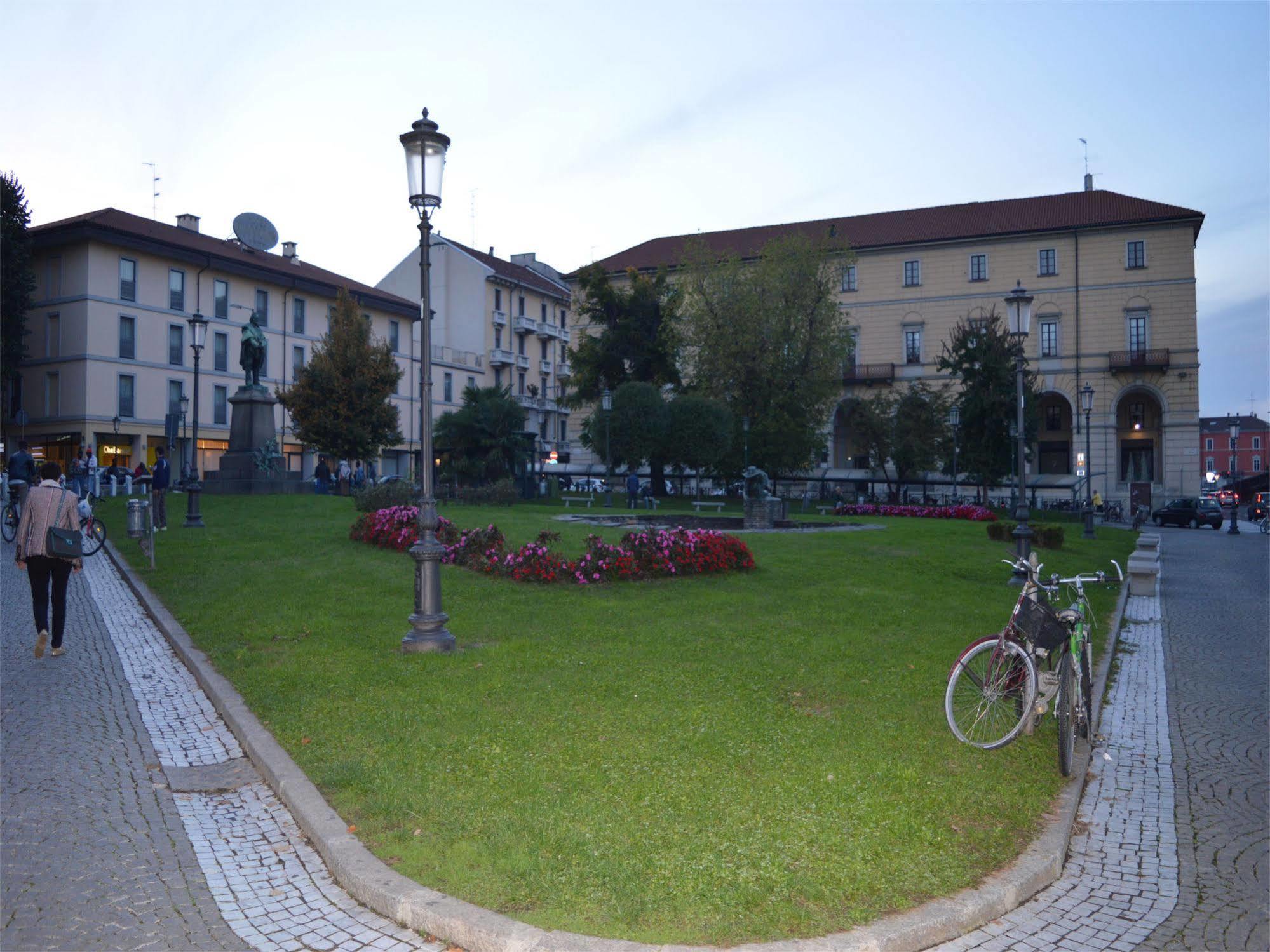 Hotel Stazione Novara Exterior foto